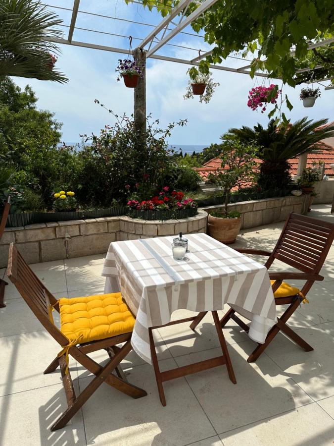 Lomara Guest house