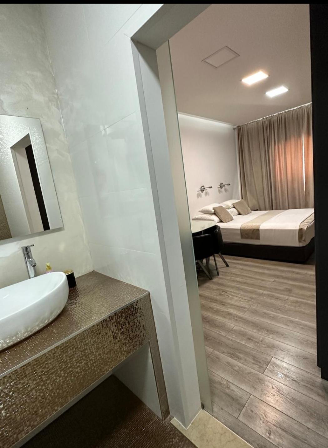 Lomara Guest house
